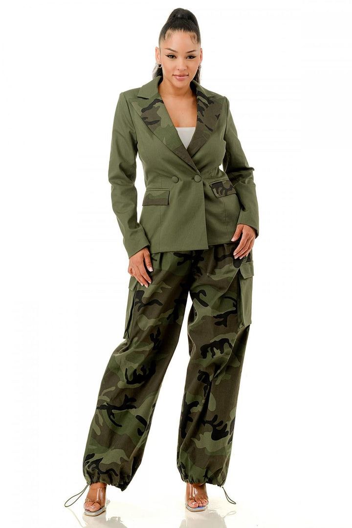 Command The Room Camo Set